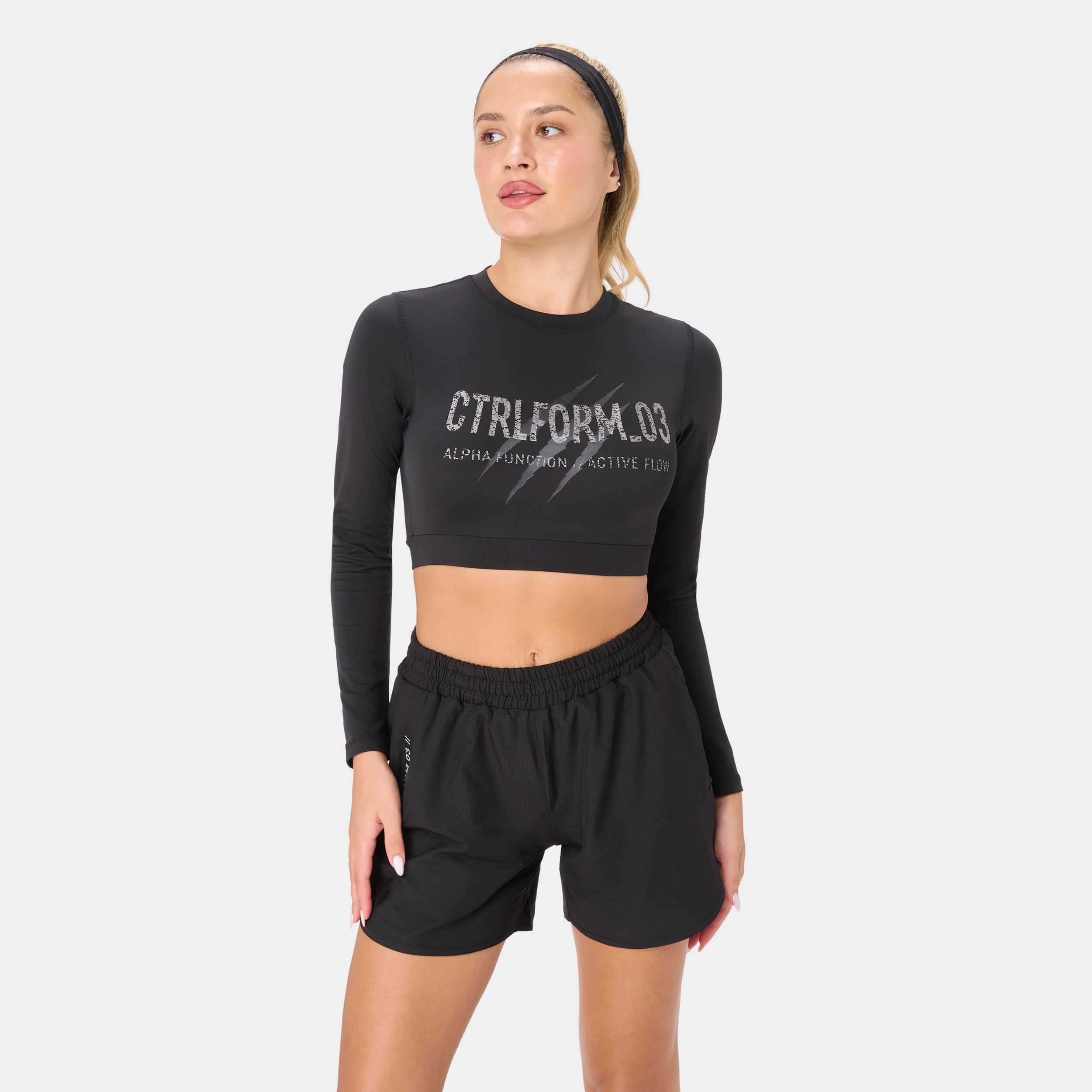 CTRLFORM_03 CROP TOP — WAR BLACK