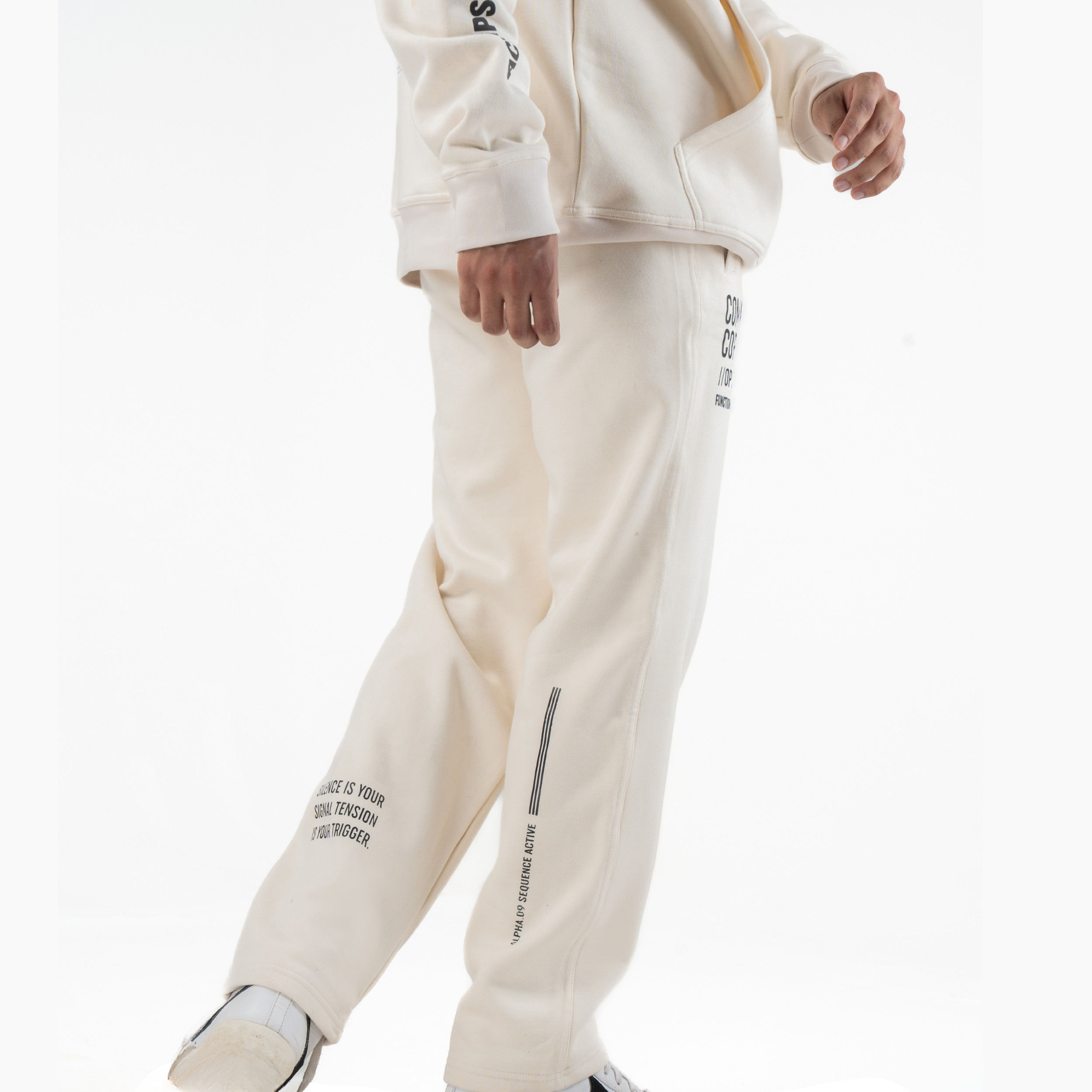 COMMAND CORE TROUSER — TACTICAL BEIGE — side/detail