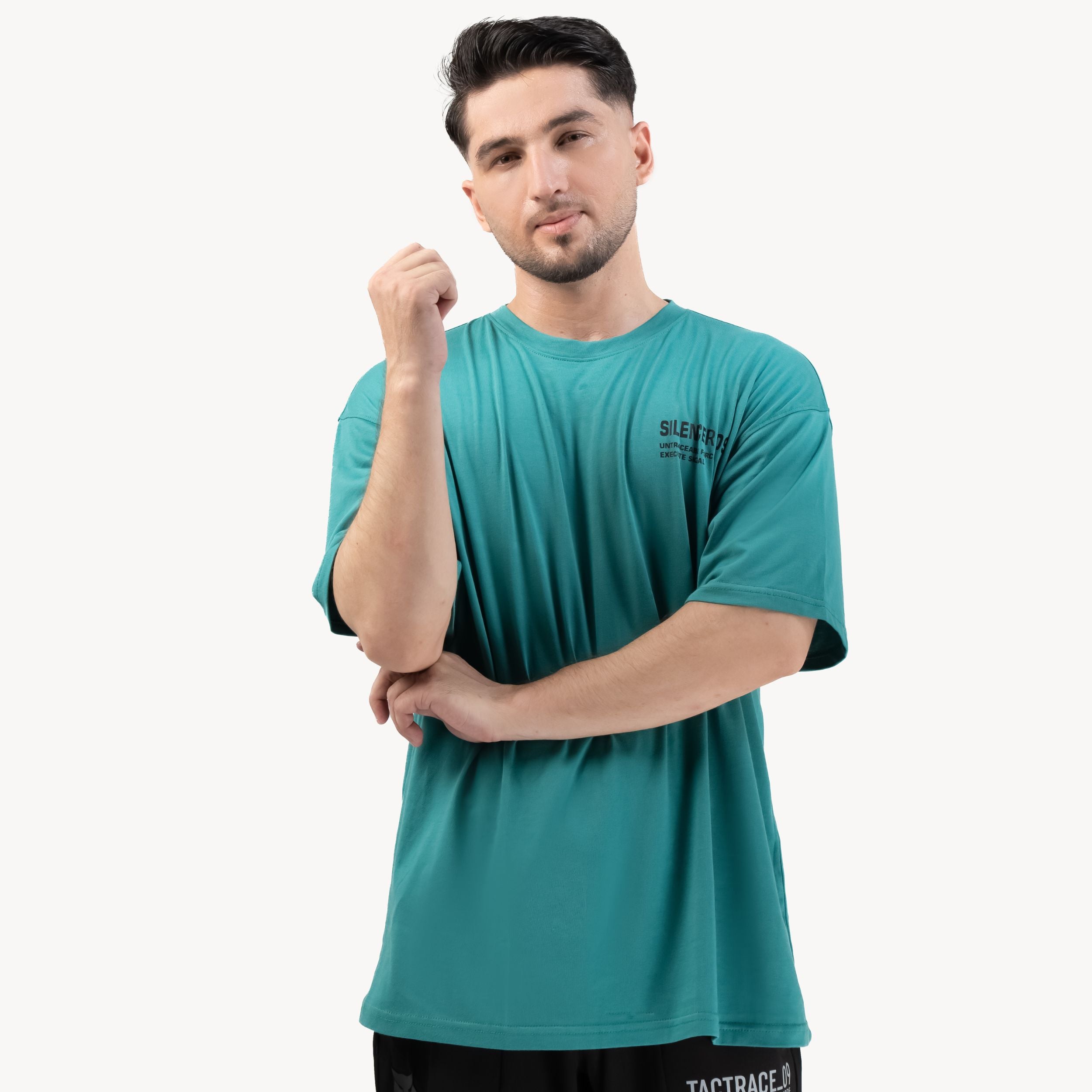 SILENCER 09 OVERSIZE TEE — ROUGE GREEN — angle 5 view, SILENCER 09 OVERSIZE TEE — ROUGE GREEN