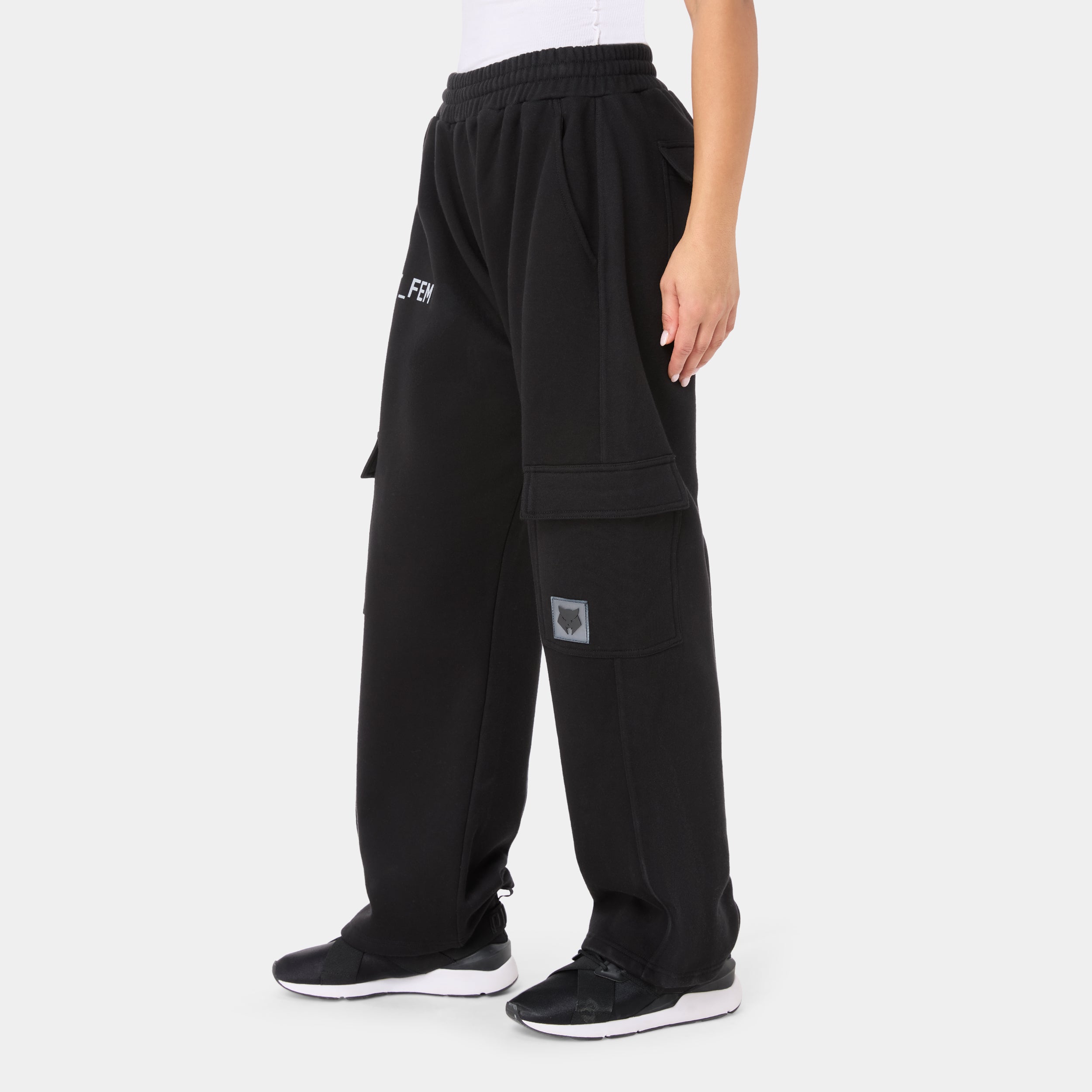 VOLTFEM_77 CARGO BOTTOM — WAR BLACK